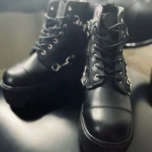 TUK Platform boots